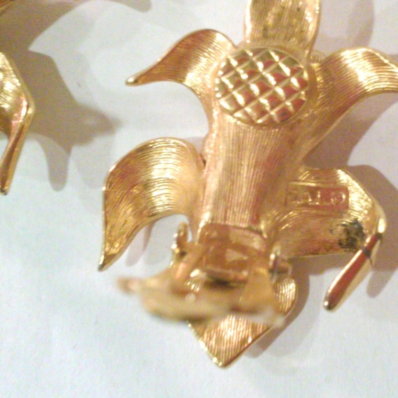 Vintage Swarovski Pearl Crystal Heart Clip Earrings - Picture 4 of 4